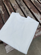Load image into Gallery viewer, Essential t shirt